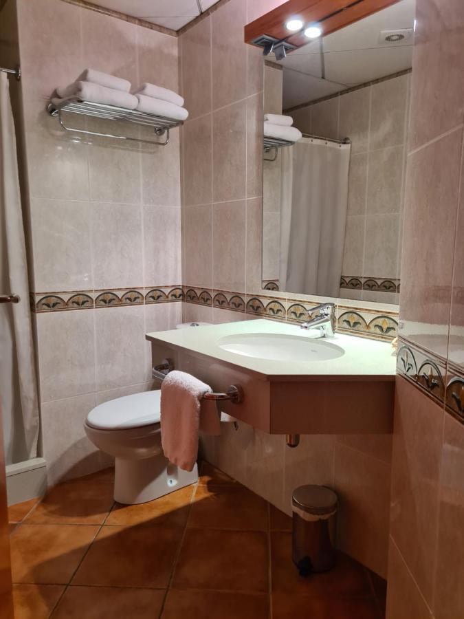 Ca L'Angel Hotel Pinell de Bray Bagian luar foto
